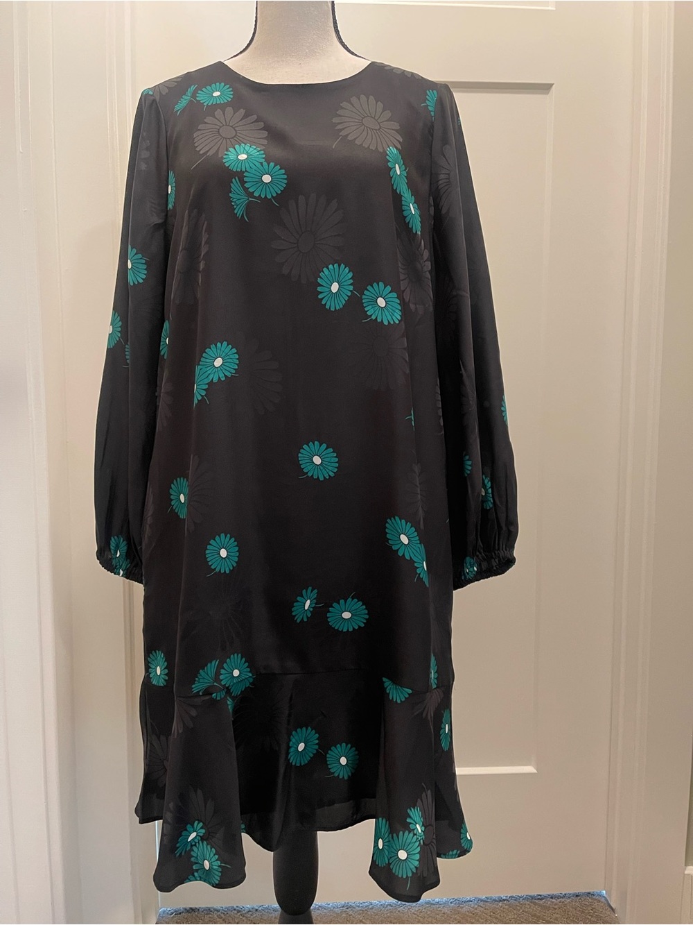Ann Taylor Black Long-Sleeve Floral Shift Dress with Teal Accents